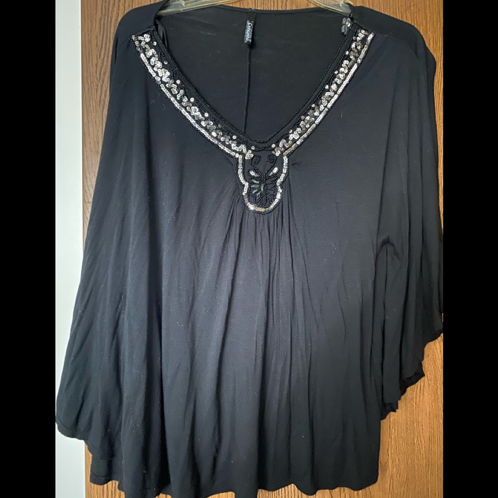 Crescendo black v neck with sequins and beading